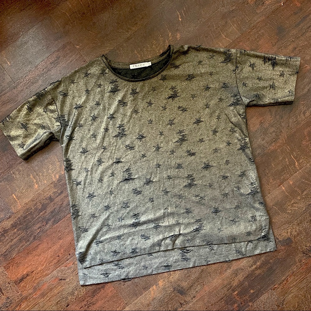 NWOT FRNCH metallic distressed star top